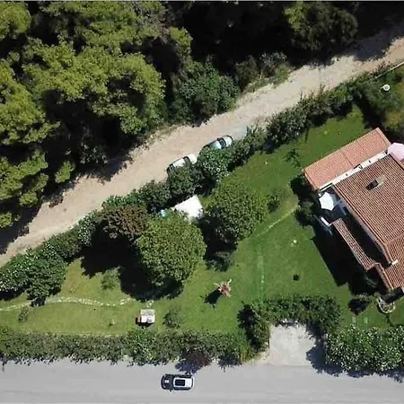 Case de vacanță Sani House 5 Minute Walk To The