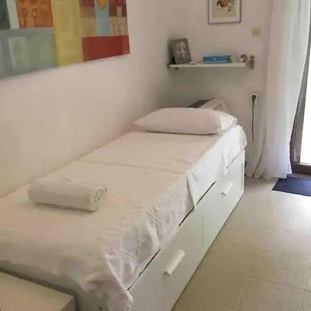 Case de vacanță Sani House 5 Minute Walk To The